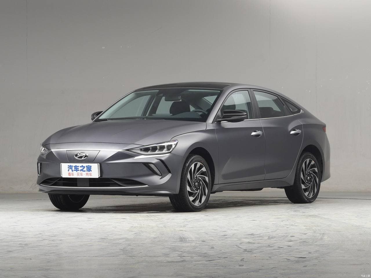 Индивидуальный заказ и доставка Hyundai Lafesta EV GLX напрямую из Китая.