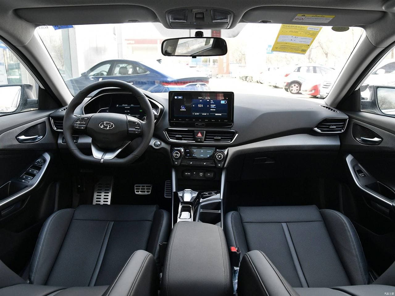 Интерьер электромобиля Hyundai Lafesta EV GLX.