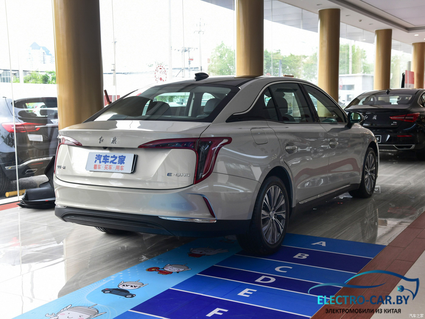 электромобиль Hongqi E-QM5