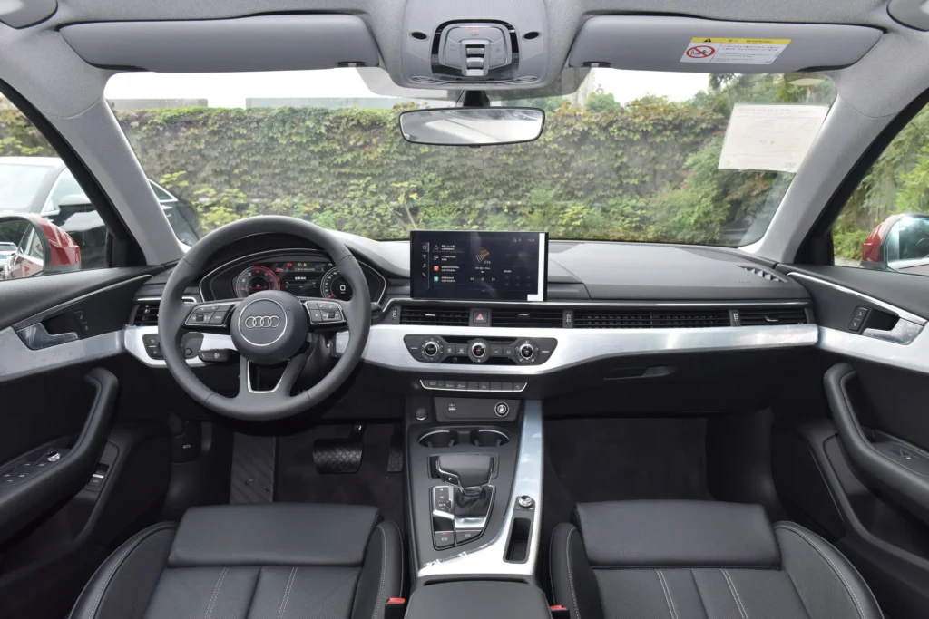 Обзор интерьера электромобиля Audi