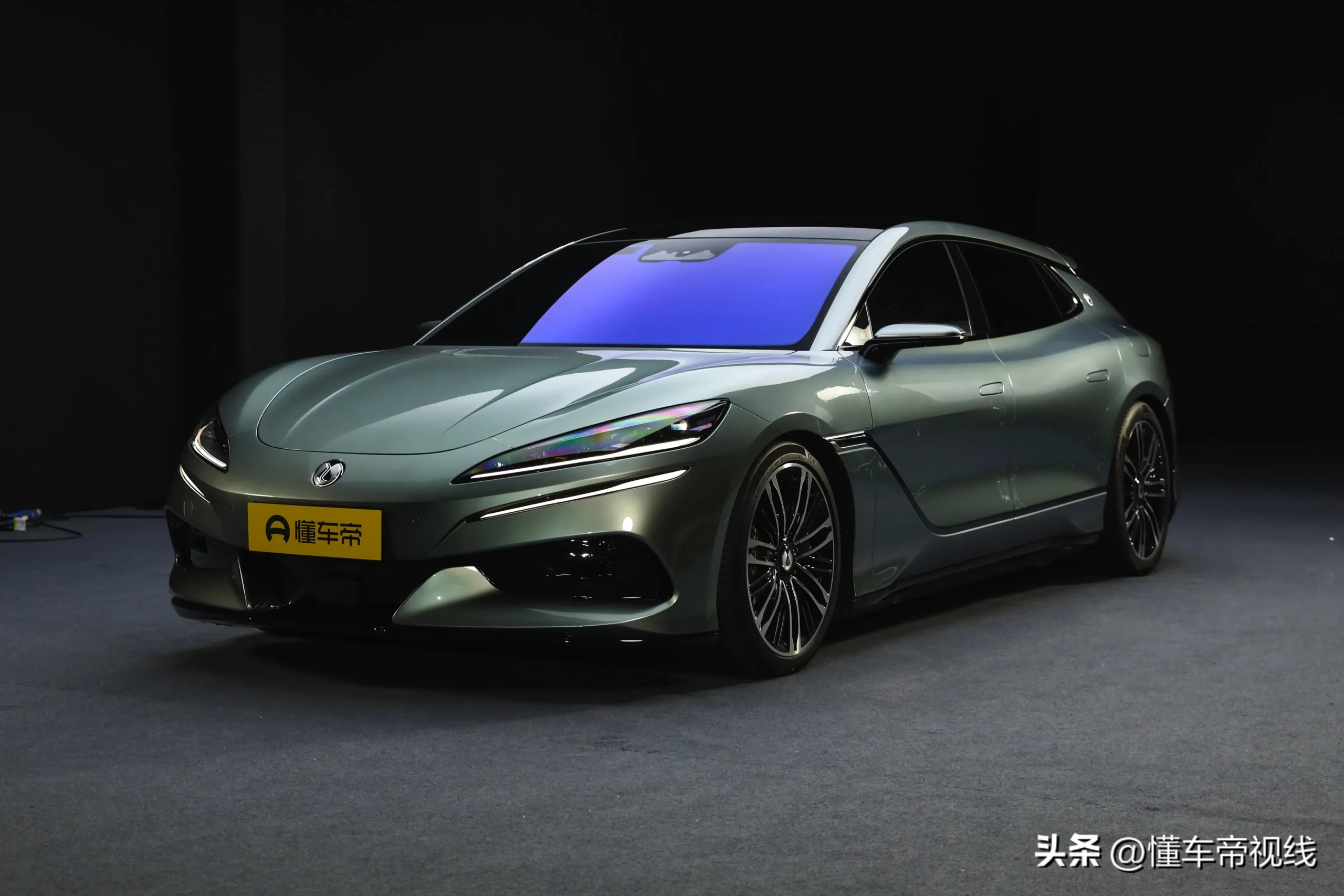 DENZA Z9 GT приобрести под заказ из Китая цена