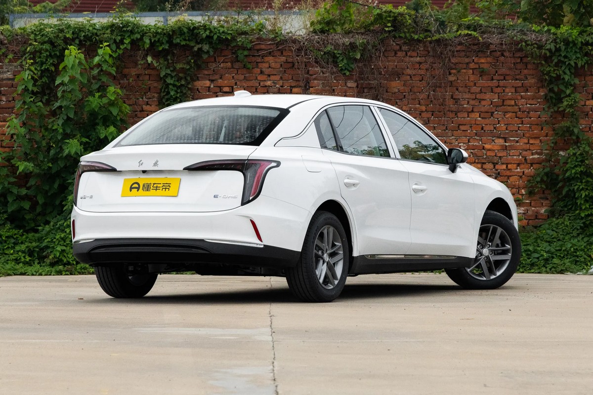 Hongqi e-qm5-10