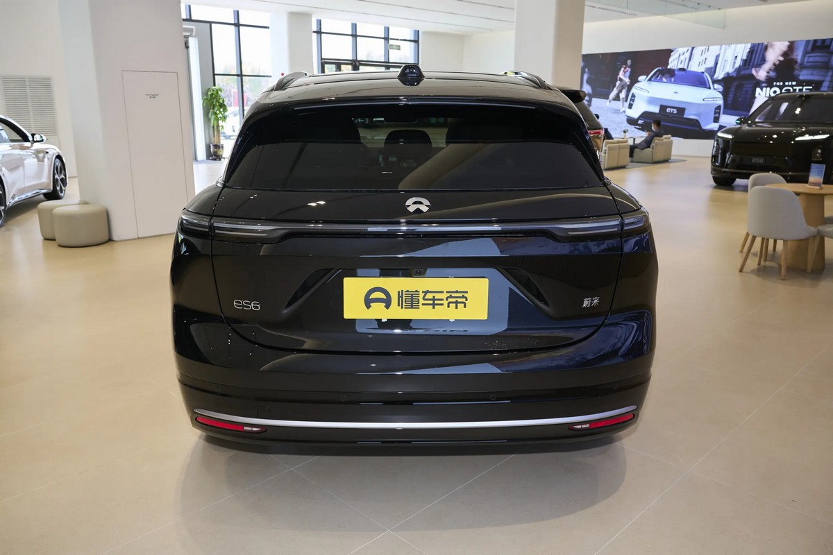 NIO-ES6-12