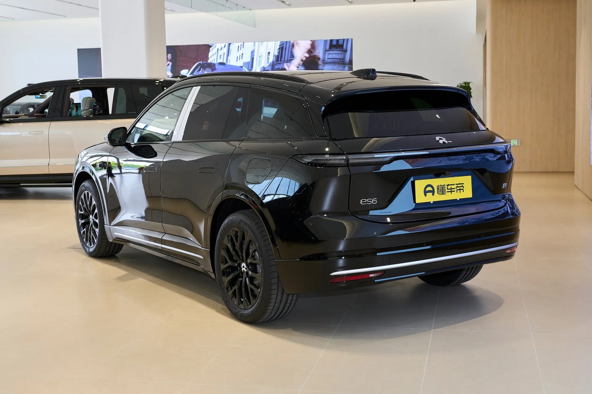 NIO-ES6-18