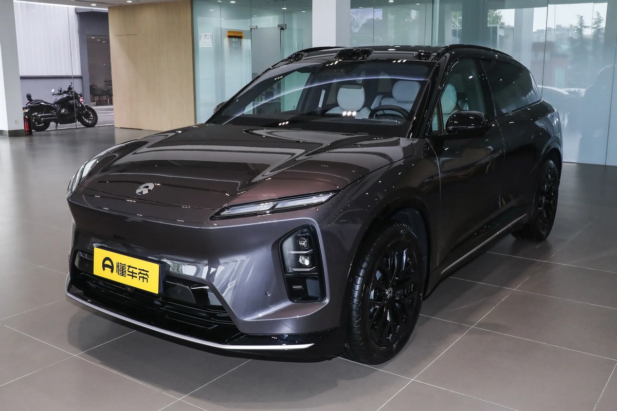 NIO-ES6-31