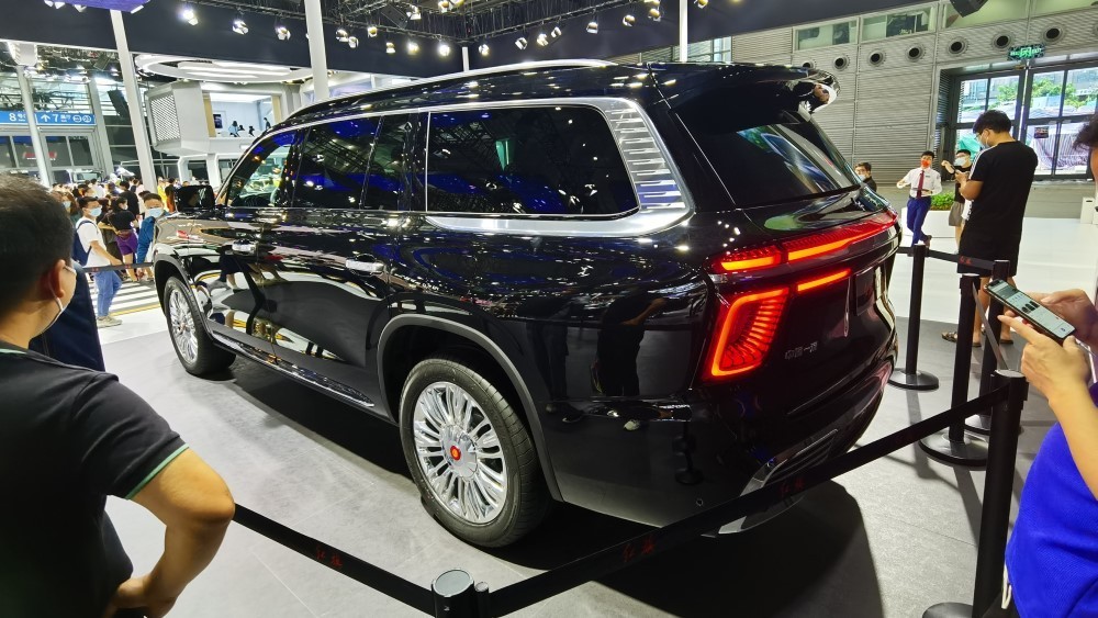 кроссовер Hongqi LS7