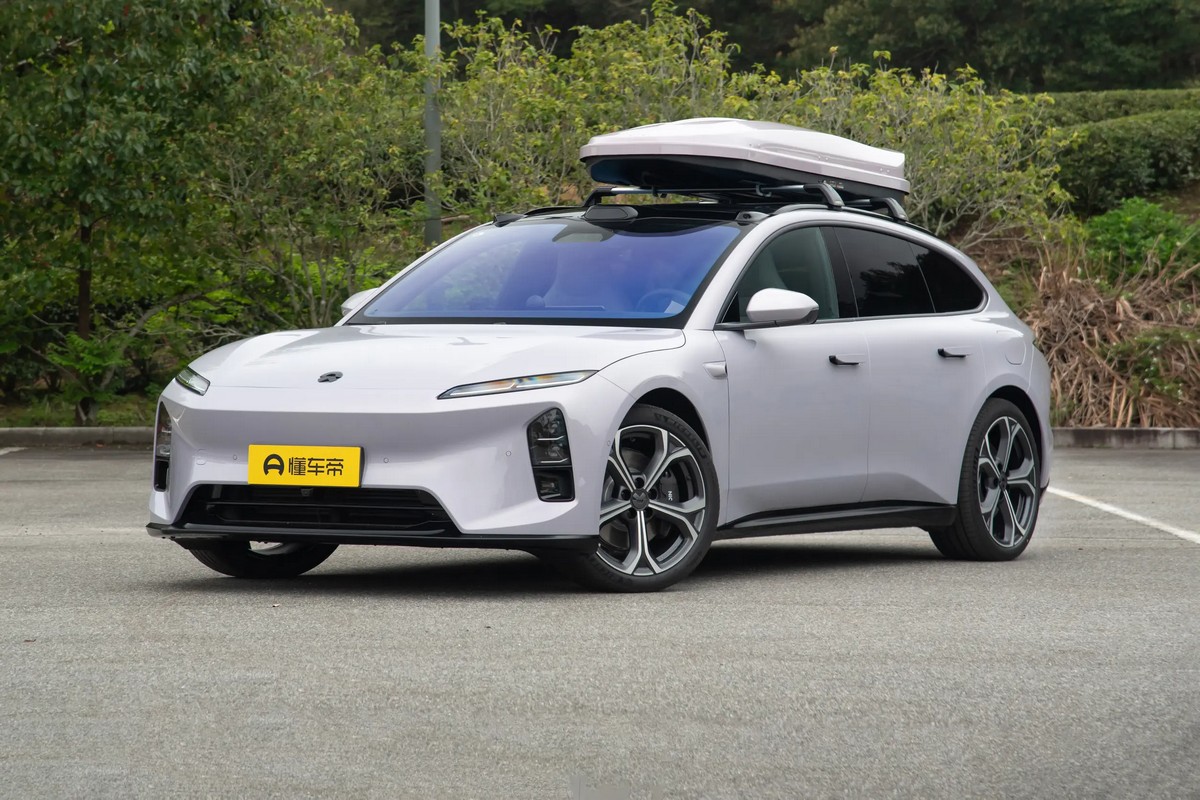 Nio-ET5T-1