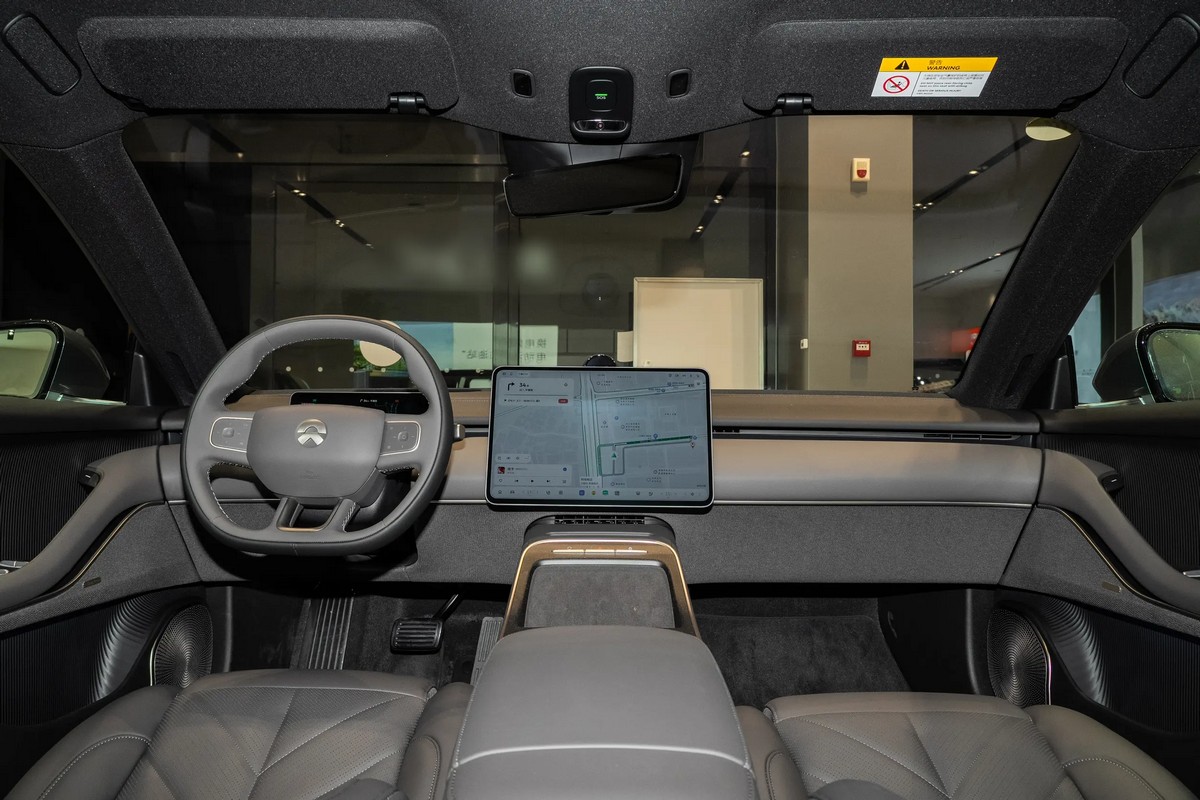 Nio-ET5T-11