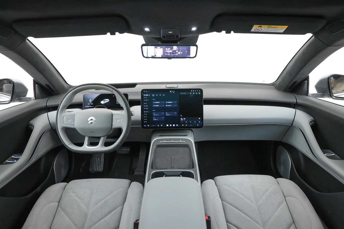 Nio-ET5T-19