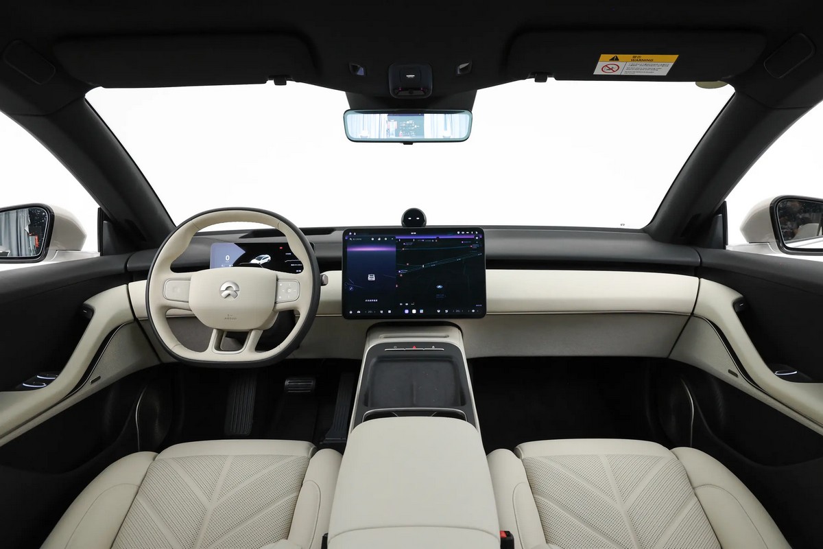 Nio-ET5T-24