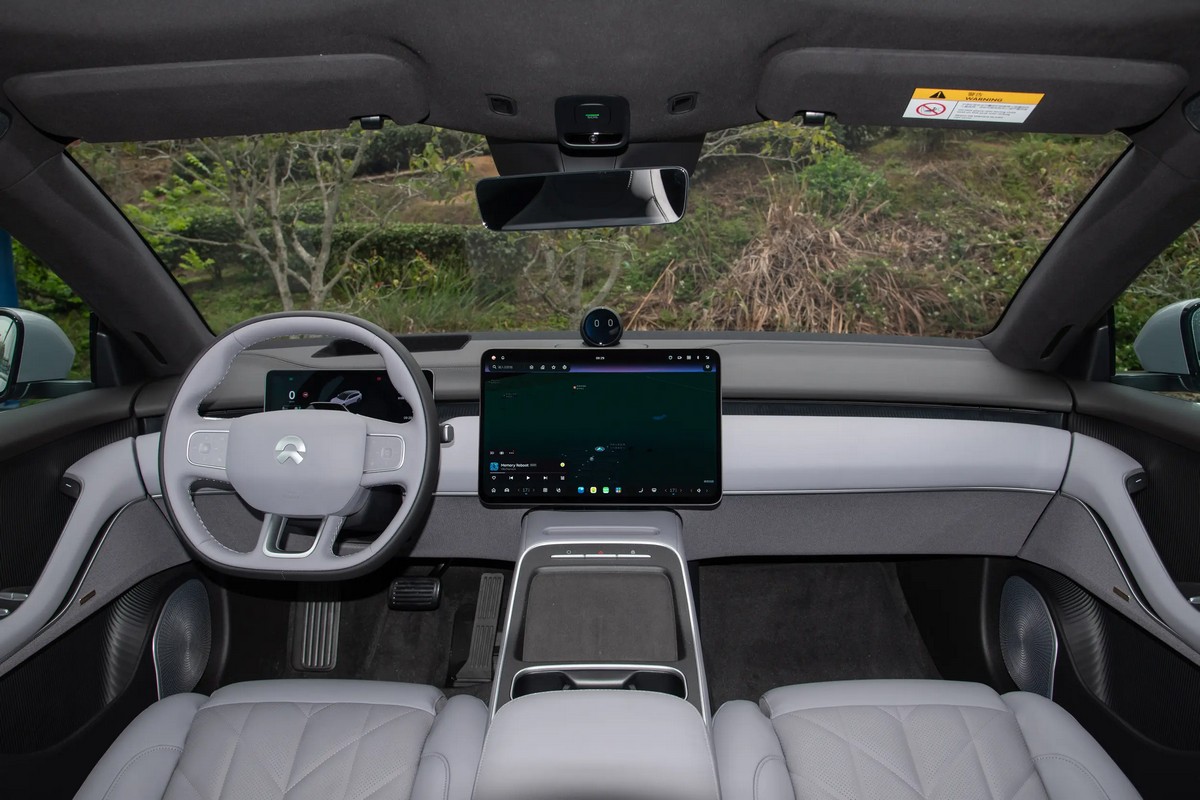 Nio-ET5T-28