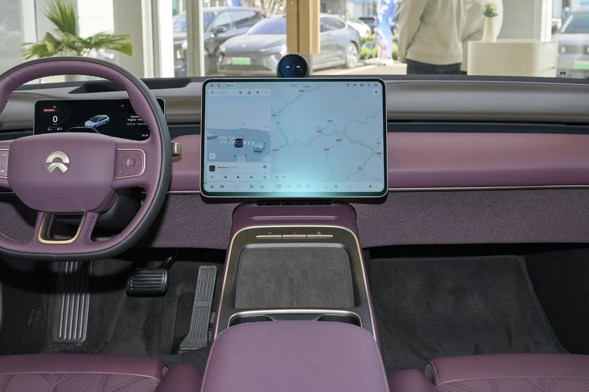 Nio-ET5T-6