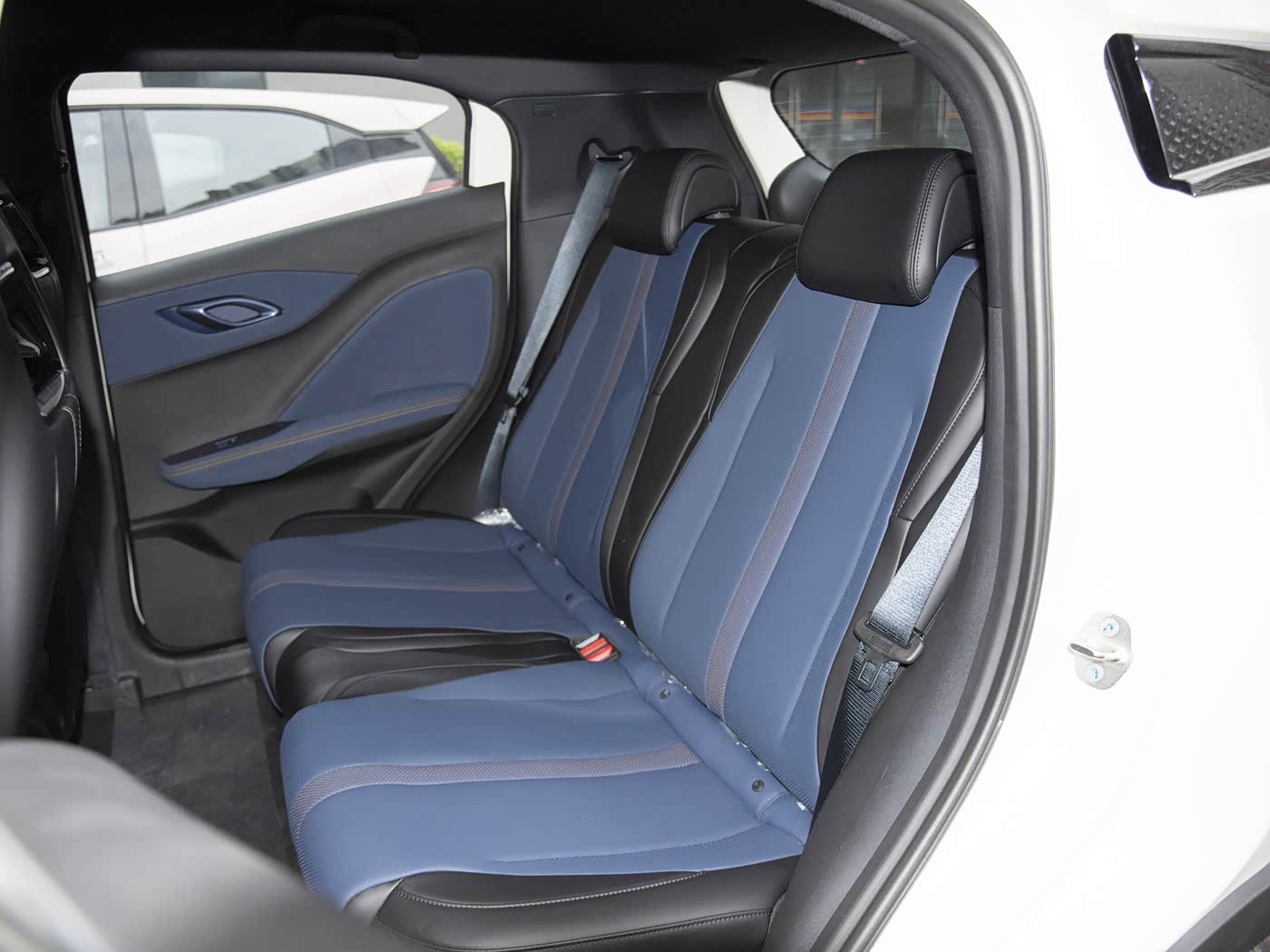 1400x1050_autohomecar__ChxkPWa0XkCAc6fMACzJDENiRZE100