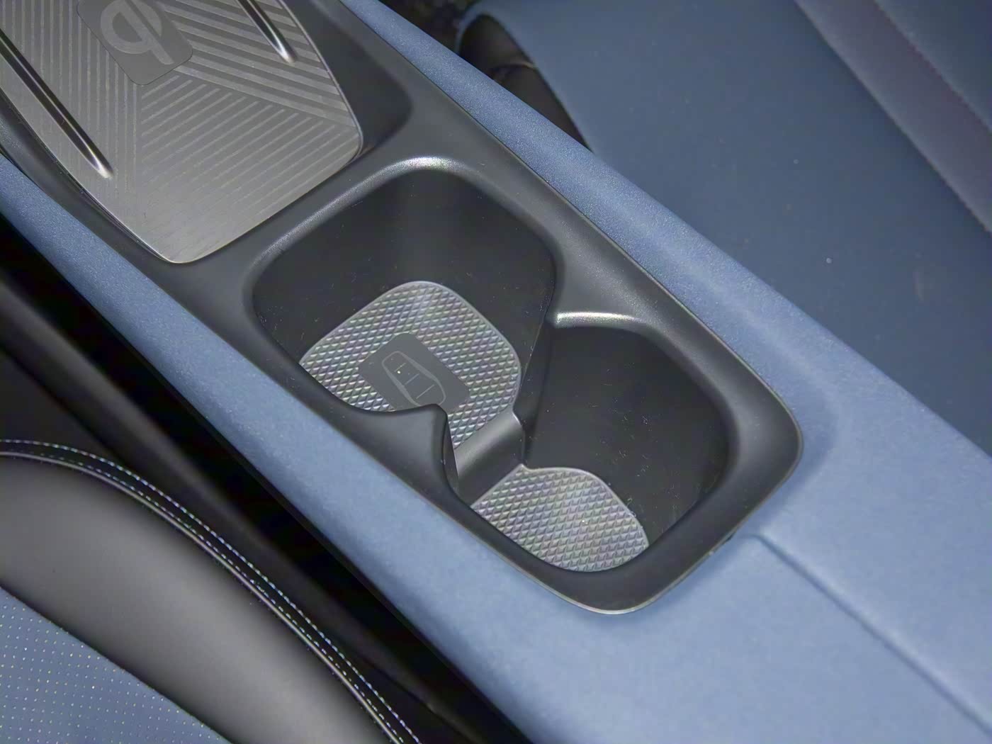 1400x1050_autohomecar__ChxkPWa0XnKAWjdhACamgkESGYQ740