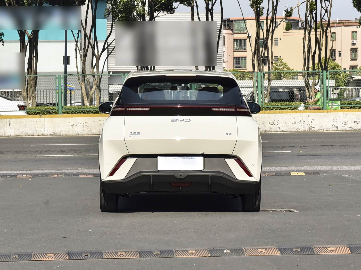 1400x1050_autohomecar__ChxkPWaizA6AC3GyACnyTHyeUCA105