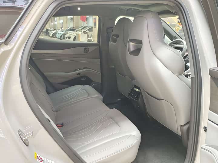 720x540_0_q87_c42_autohomecar__ChtpWGmyTLyAXGt5AAVMpCtcHH8390