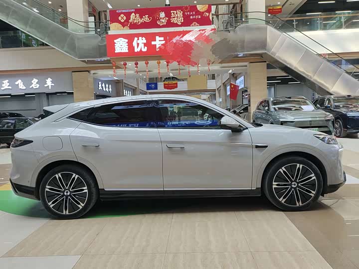 720x540_0_q87_c42_autohomecar__ChxpVmmyTKiAaVrGAAfTLw9_vqE956