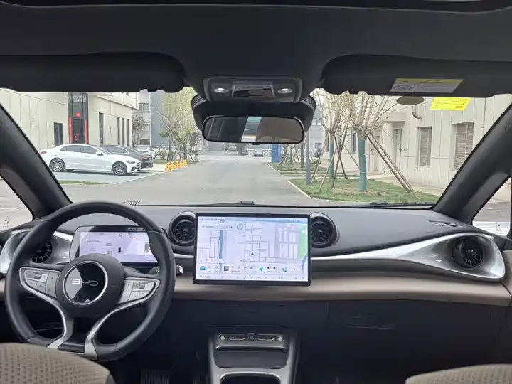 720x540_0_q87_c42_autohomecar__ChxpWGnWILSACvf7AAQQSW4e0Bc856.jpg
