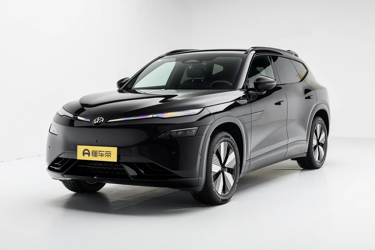 VW-Unyx-08-13
