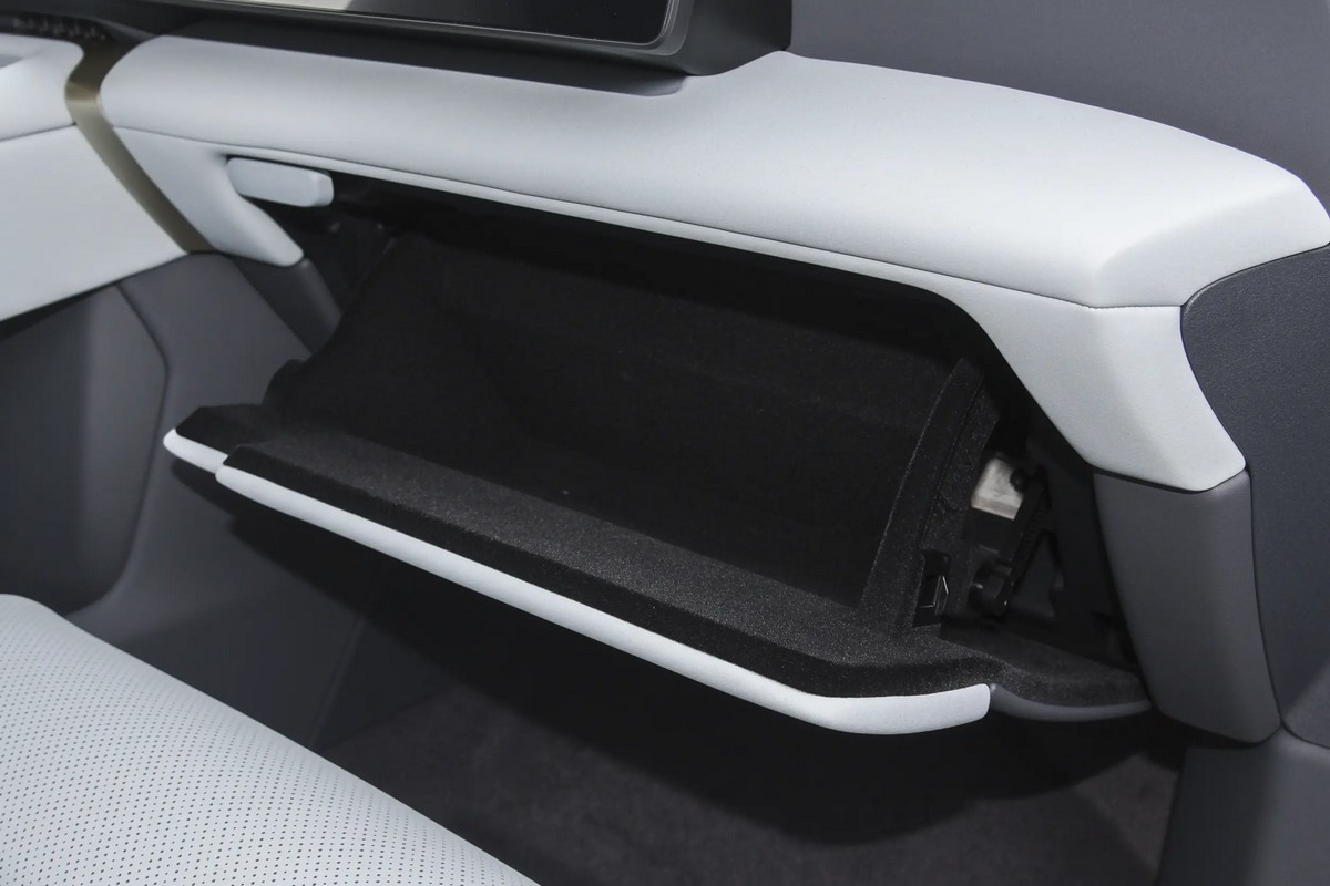 VW-Unyx-08-20