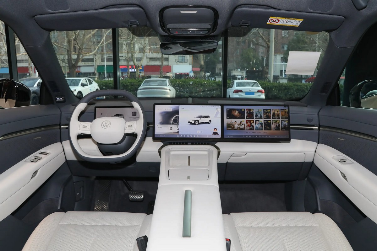 VW-Unyx-08-22