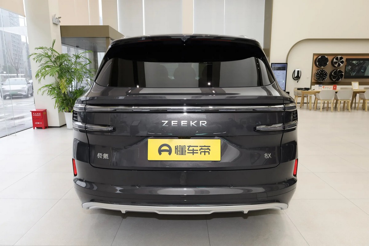 Zeekr-8X-27