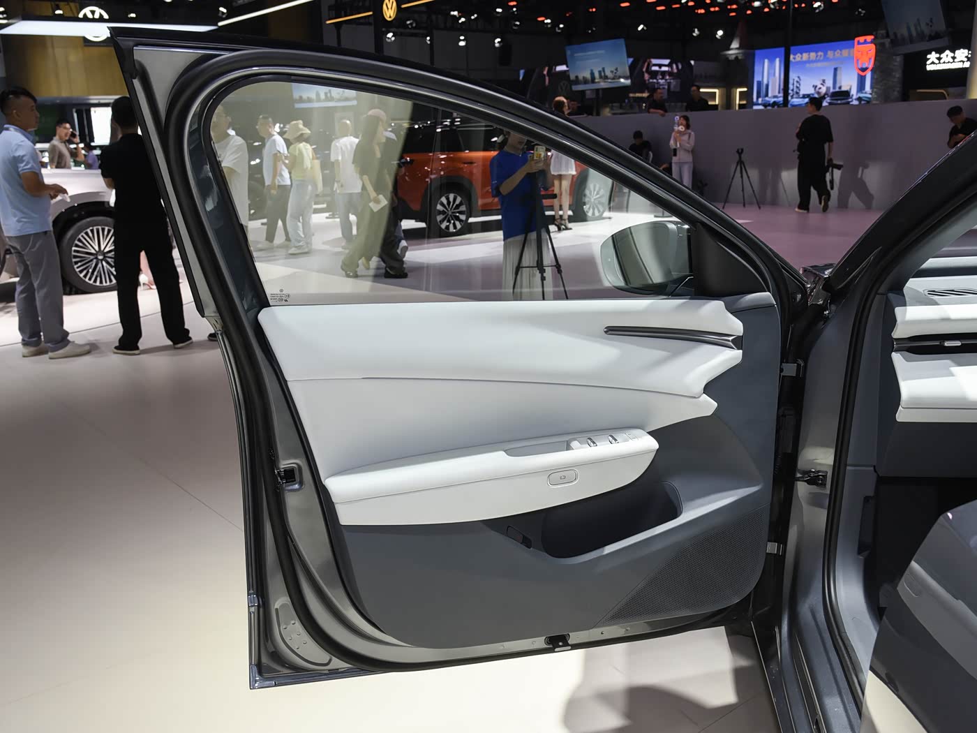 SAIC Volkswagen - ID.ERA 5S-9